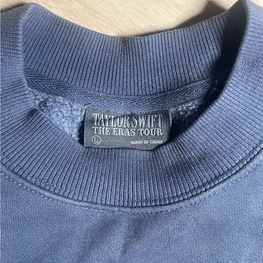 Brand New Taylor Swift Eras Tour Blue Crewneck Large **RARE** - Picture 3 of 5